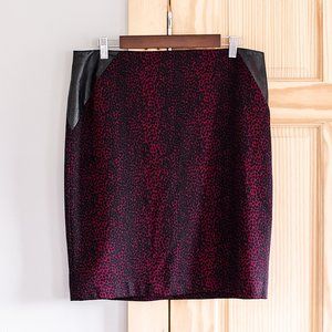 Chaus New York Mini Pencil Skirt Red Animal Print Black Leather Details Sz 12
